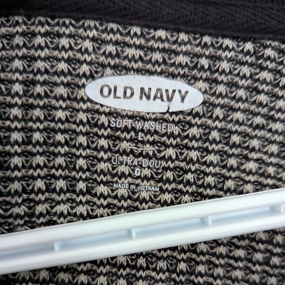 #9 - Old Navy Mens Thermal Long Sleeve - Picture 3 of 5